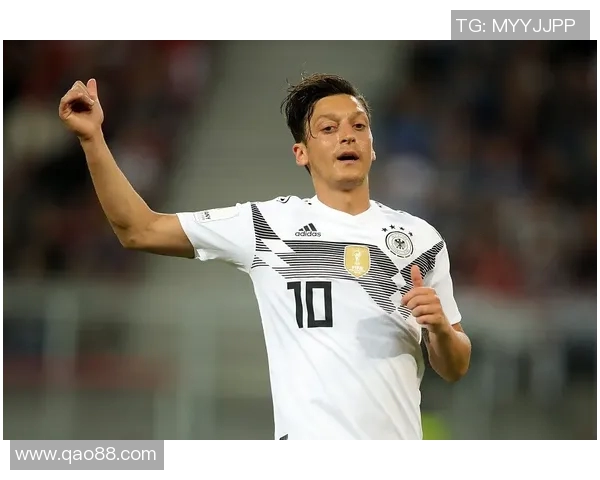 蒋圣龙精彩拦截传球展现防守实力助力球队逆转局势