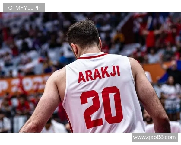 蒋光太关键时刻补位成功展现出色防守能力助力球队逆转局势