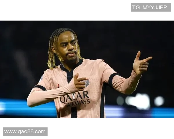 巴尔科拉在法甲赛场大放异彩助球队争夺冠军荣耀