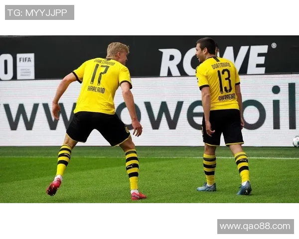 沙尔克04客场大败垫底积分榜遭逢低谷